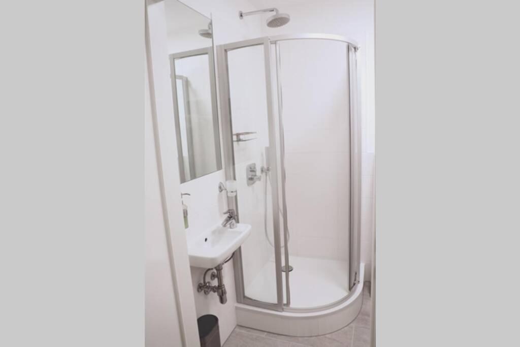 Luxury Design Apartment Виена Екстериор снимка